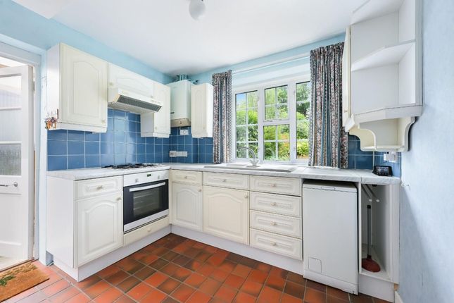 105, Great Tattenhams, Epsom photo 4