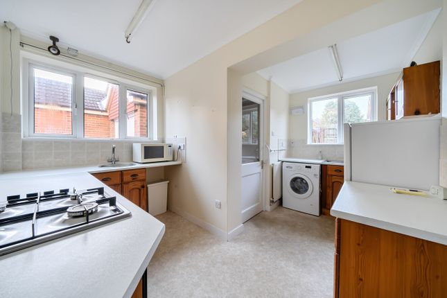 6, Inhams Road, Alton photo 3