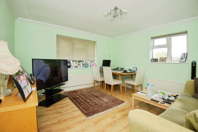 83, New Road, SLOUGH photo 2
