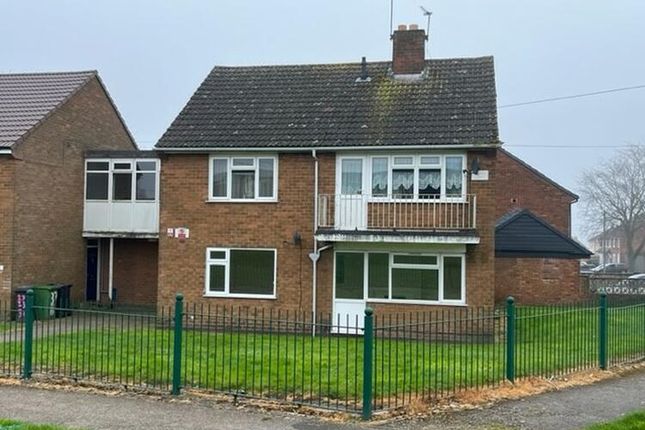 Thumbnail Flat to rent in Lilac Grove, Walsall