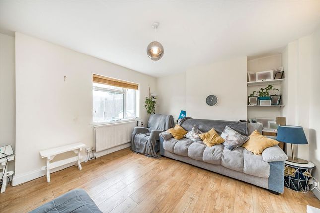37, Syon Lane, Isleworth photo 2