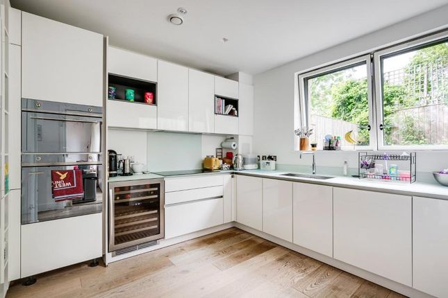 Thumbnail Property to rent in Marwood Square, Muswell Hill