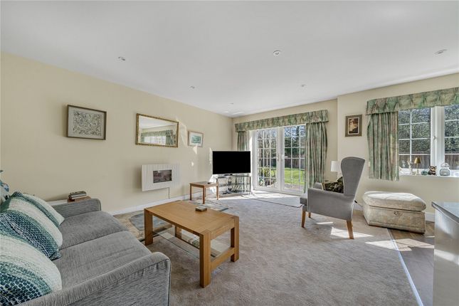 Flat 2, Briar Court, 15, Foxleigh Grange, Woking photo 2