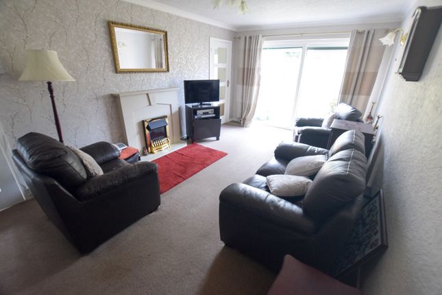 44, Hadley Gardens, Telford photo 3