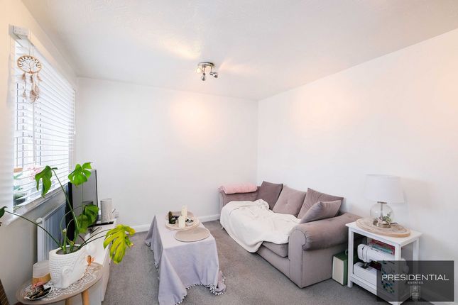Flat to rent in The Squires London Road, Romford