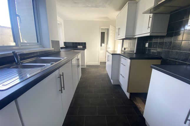 7, Strathcona Villas, Hull photo 5