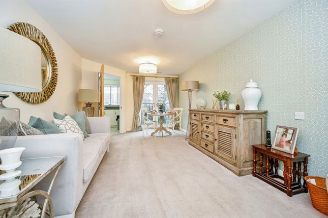Flat for sale in Deans Park Court, Kingsway, Stafford