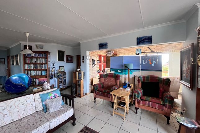 Detached house for sale in 2 Syringa Avenue, Wave Crest, Jeffreys Bay, Eastern Cape, South Africa