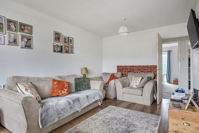 11, Maud Close, Oxfordshire photo 4