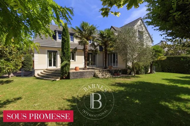 Thumbnail Detached house for sale in Croissy-Sur-Seine, 78290, France