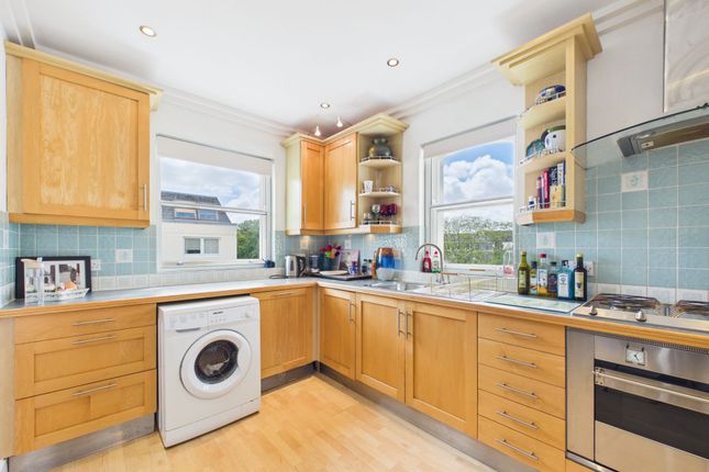 Flat 12, Askham Court Pittville Circus Road, Cheltenham photo 4