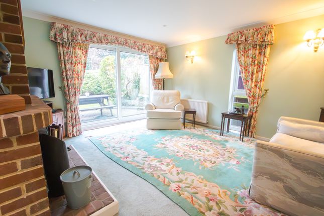 Detached house for sale in Willowdene Court, Brentwood, Essex