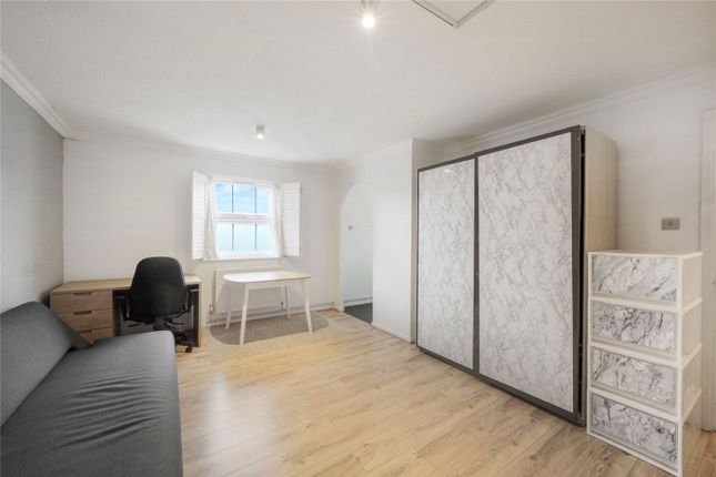 60, Moriatry Close, London photo 3