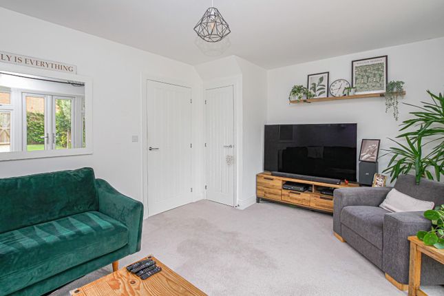 41, Legion Field Crescent, Tring photo 4