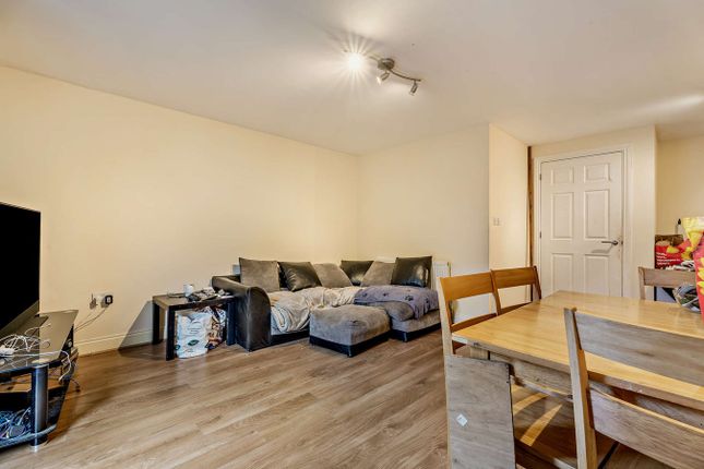 87, Phoenix Drive, Scarborough photo 4