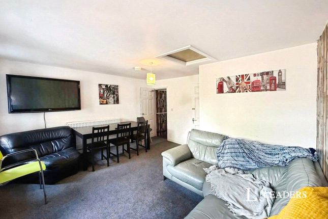 Room 3, 40, Henville Road, 40 Henville Road photo 4
