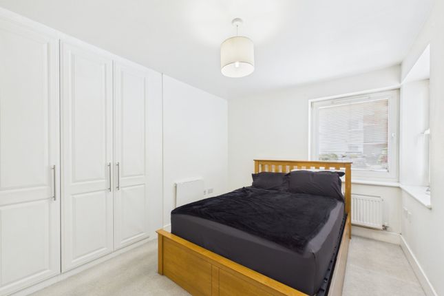 Flat 1, 5, Suffolk Drive, Gloucestershire photo 4