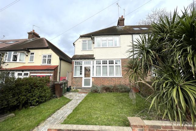 Thumbnail Semi-detached house to rent in Queenswood Avenue, Wallington