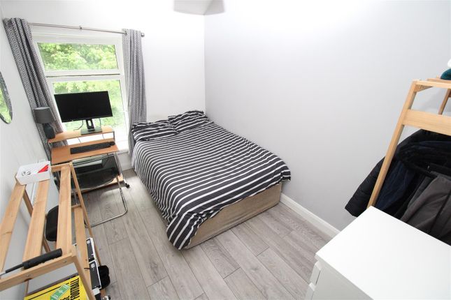 Thumbnail Room to rent in Lawn Terrace, Treforest, Pontypridd