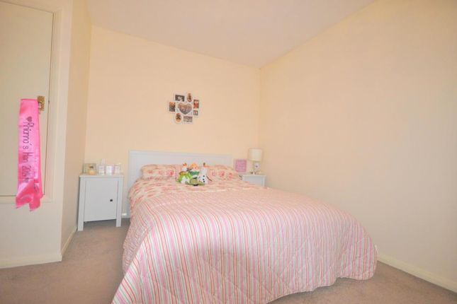 37, The Lawns, Hemel Hempstead photo 5