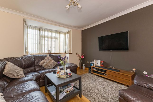 26, Melbourne Avenue, Slough photo 4