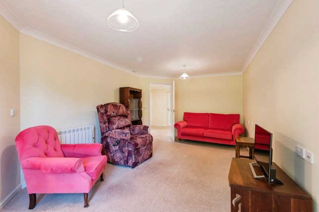 Flat 20, Kennedy Court, Fish Hill, Royston photo 4