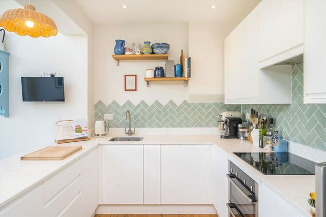 32, Parkstead Road, London photo 4