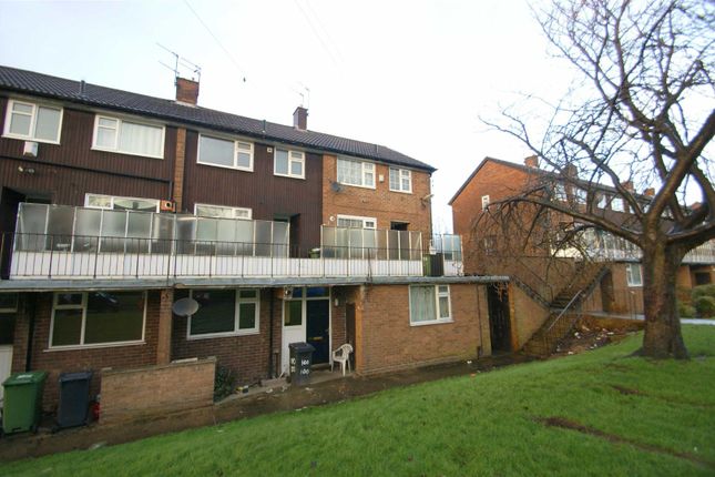 Thumbnail Flat to rent in Lincombe Drive, Roundhay, Leeds
