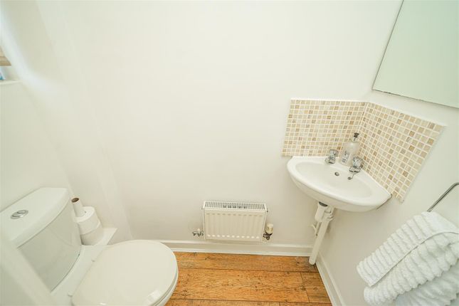 38, Cooper Drive, Leighton Buzzard photo 4
