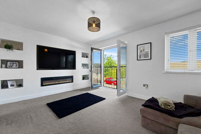 8 Albertina Court Albertina Road, Newport photo 2