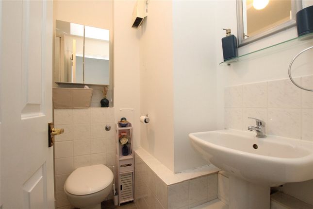 Flat for sale in Flat 2, Bywater House, Woolwich, London