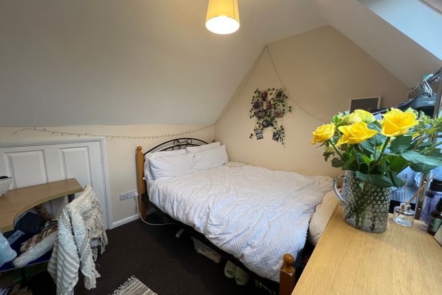 Shared accommodation to rent in Minden Way, Winchester