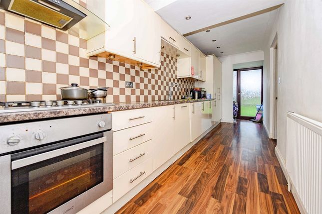52, Adeyfield Road, Hemel Hempstead photo 3