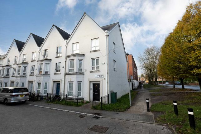 Town house for sale in Evergreen Mews, Broughton Green M7