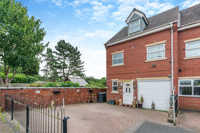 Thumbnail Semi-detached house for sale in Fox Field, Swadlincote