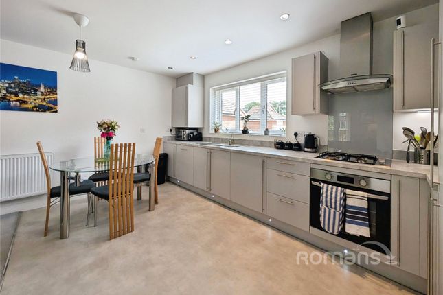 Flat 2, 186, Fullbrook Avenue, Reading photo 3