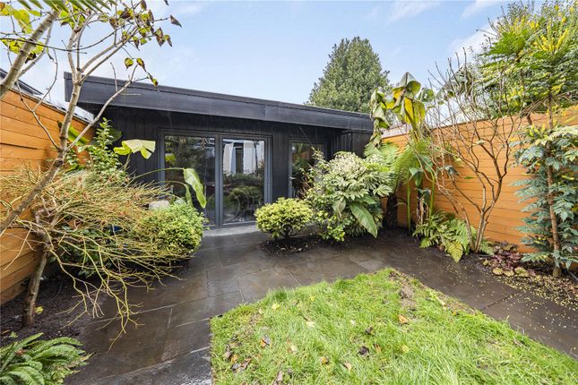18, Ravensbourne Road, East Twickenham photo 4