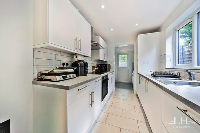 15, West Way, Brentwood photo 2