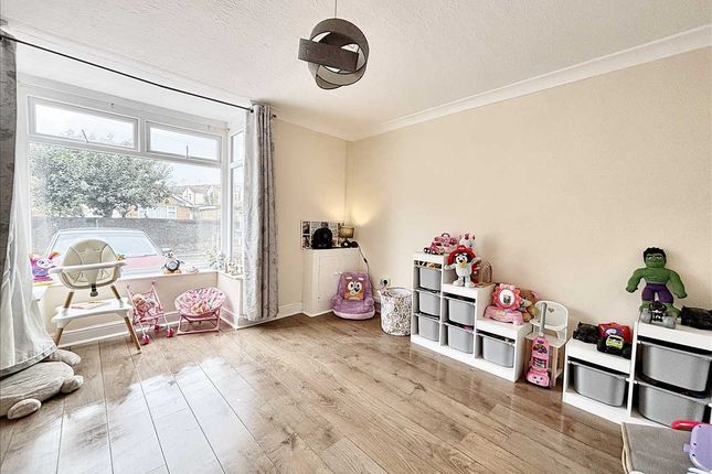 39, Lucknow Drive, Sutton in Ashfield photo 2