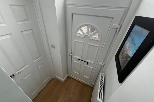 40a, Chapel Terrace, Huddersfield photo 3