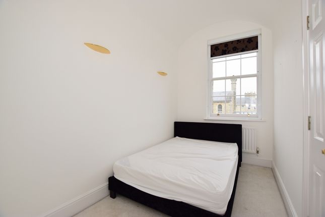 Flat to rent in St. Andrews Park, Tarragon Road, Maidstone