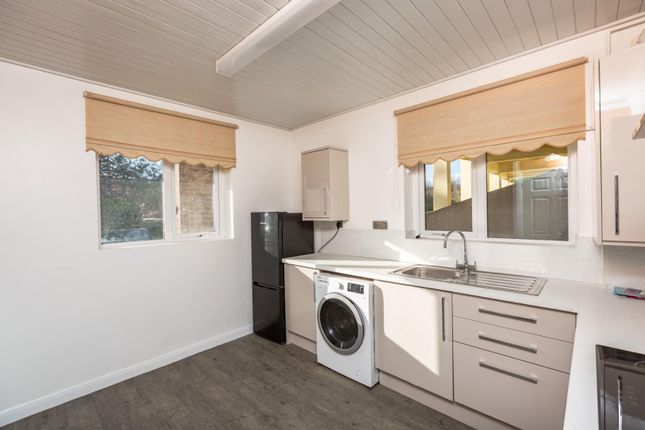 40 Greenslade, Langland Road, Swansea photo 3