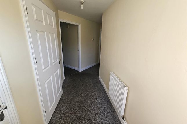 Flat 4 Highfield Court, Highfield Road, Dudley photo 2