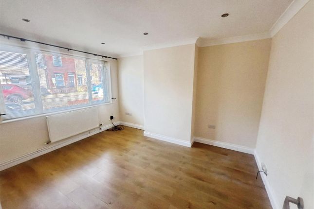 46, Avondale Road, Lowestoft photo 4