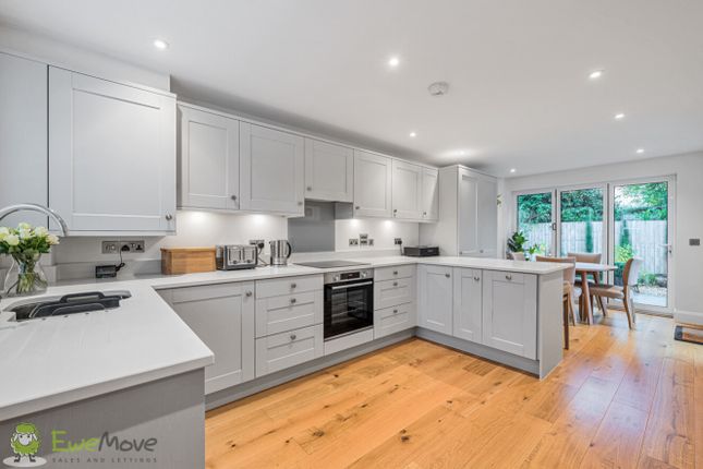 5, Cherry Close, Tadley photo 2