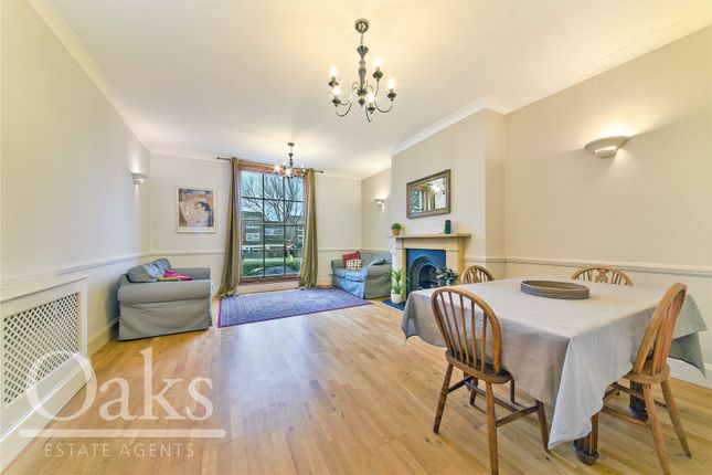 Flat for sale in Tulse Hill, London