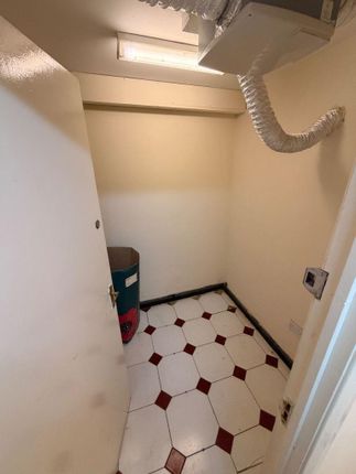 Studio house on Complete Basement To Rent, Graham Road, Hackney, £1,200/mo