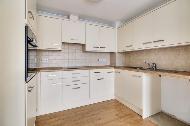 Flat 26, Millcroft Court, Mill Road, Cambridge photo 2