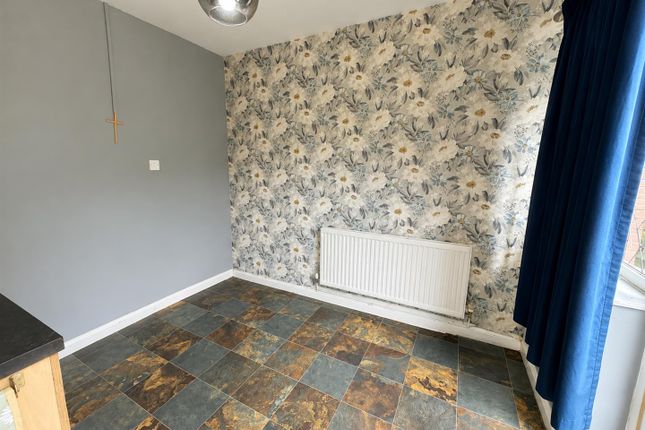 59, Cartmel Crescent, Oldham photo 4