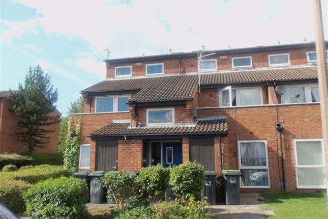 2 bed flat to rent in Carwood Road, Bramcote NG9